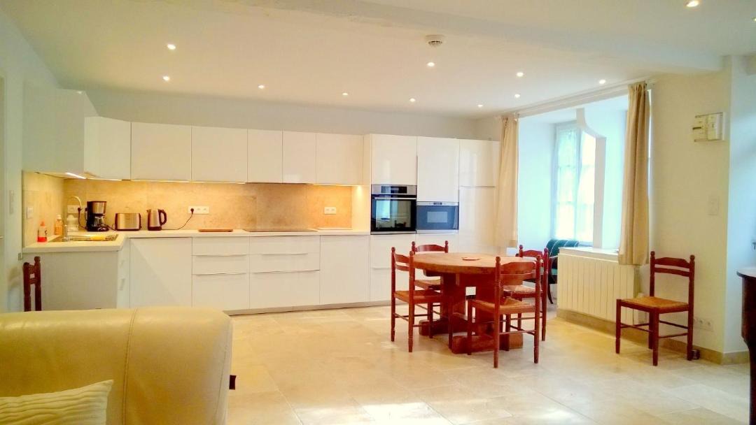 Photo of Others in Flavigny-sur-Ozerain