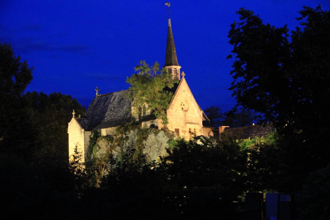 Photo of Others in Behuard