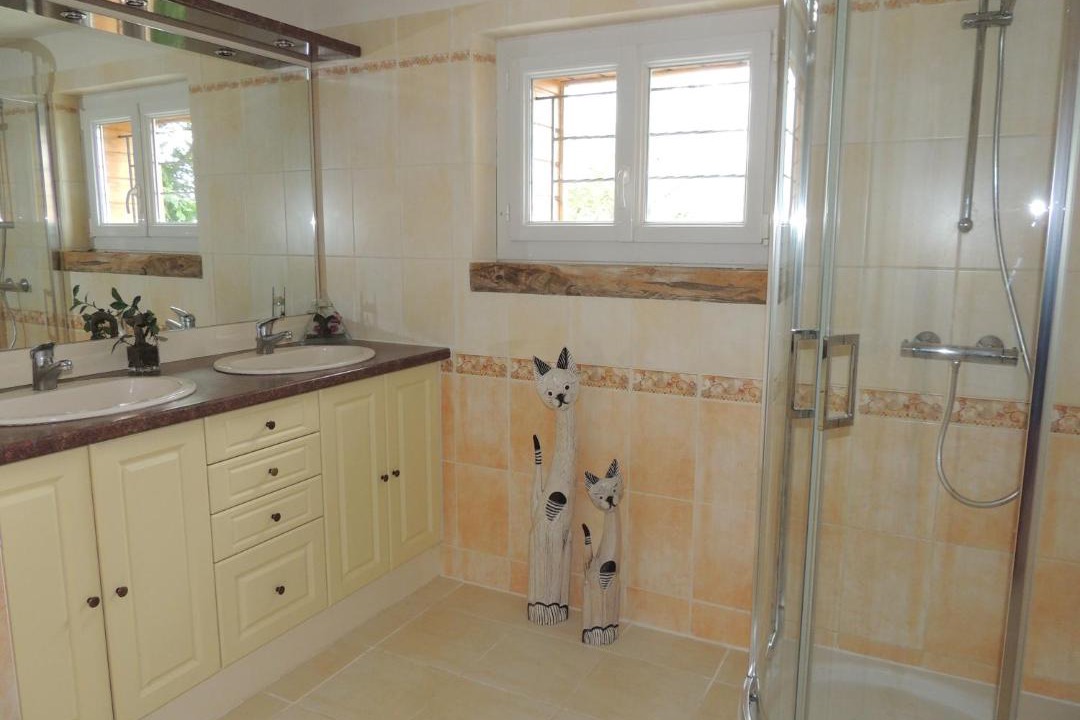 Photo of Others in Eraines