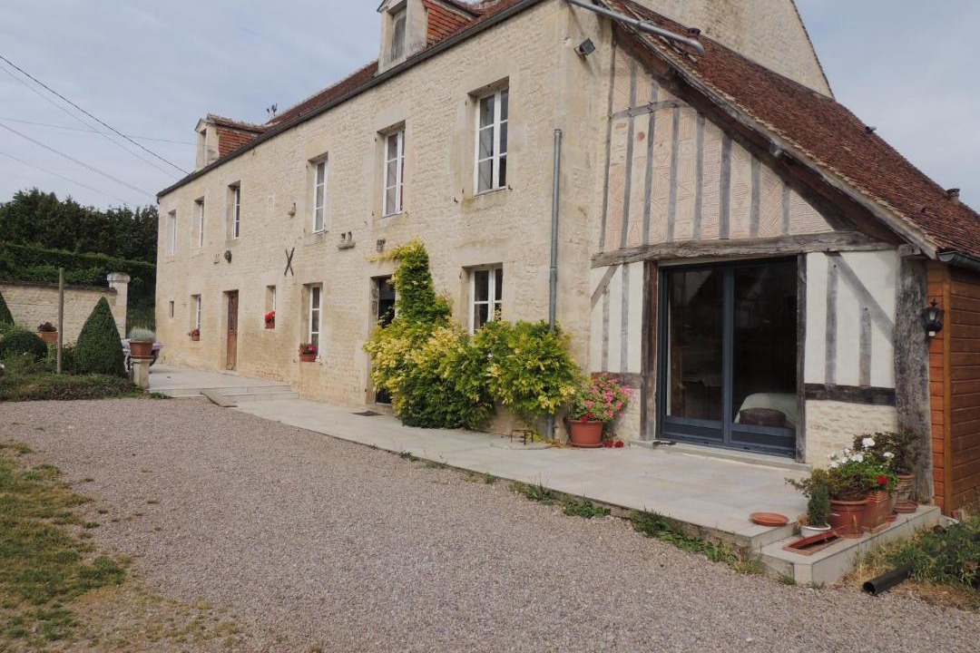 Photo of Others in Eraines