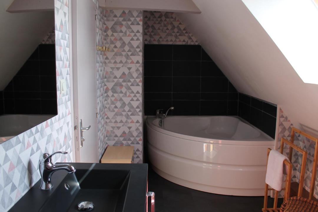 Photo of Bathroom in Charleville-Mezieres