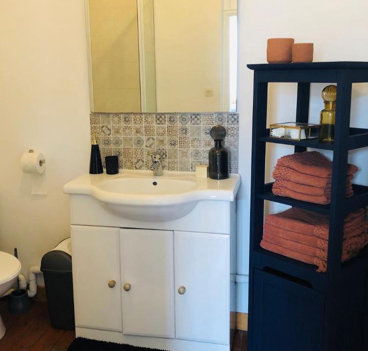 Photo of Bathroom in La Roche-Guyon