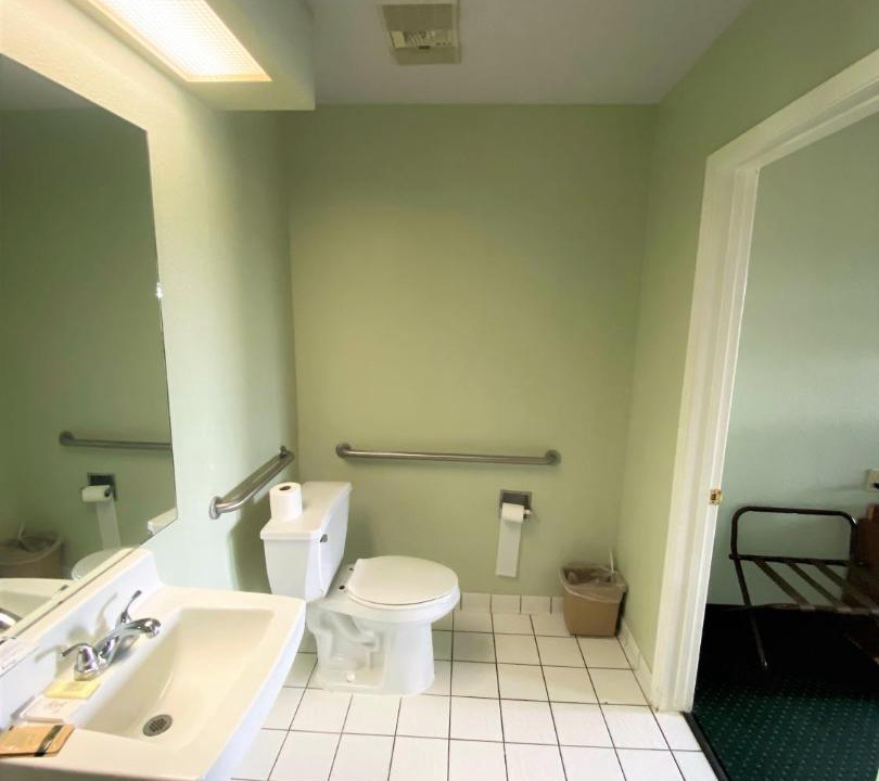 Photo of Bathroom in Smithville