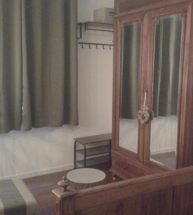 Photo of Others in Aups