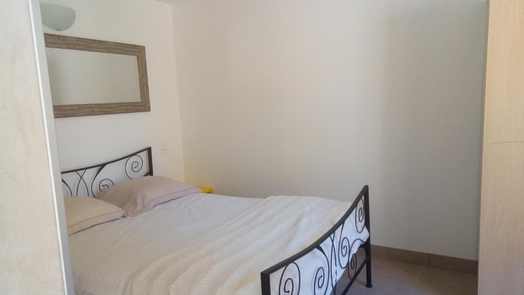 Photo of Others in Pressins