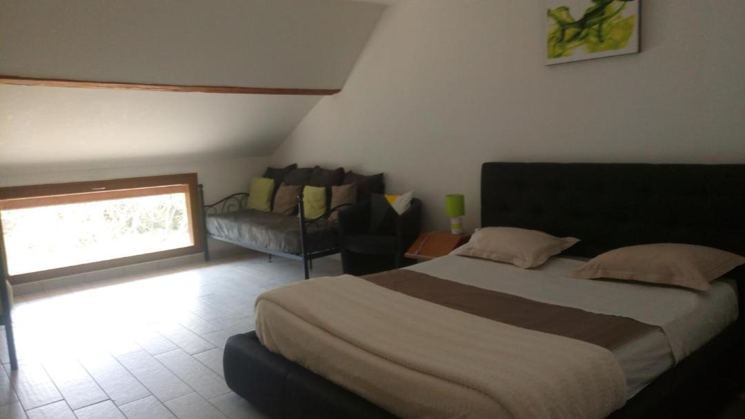 Photo of Others in Pressins