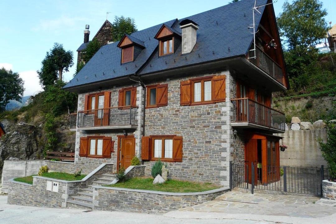 Photo of Buildings in Vielha