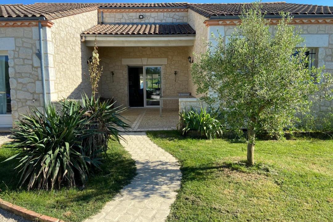 Photo of Buildings in Riocaud