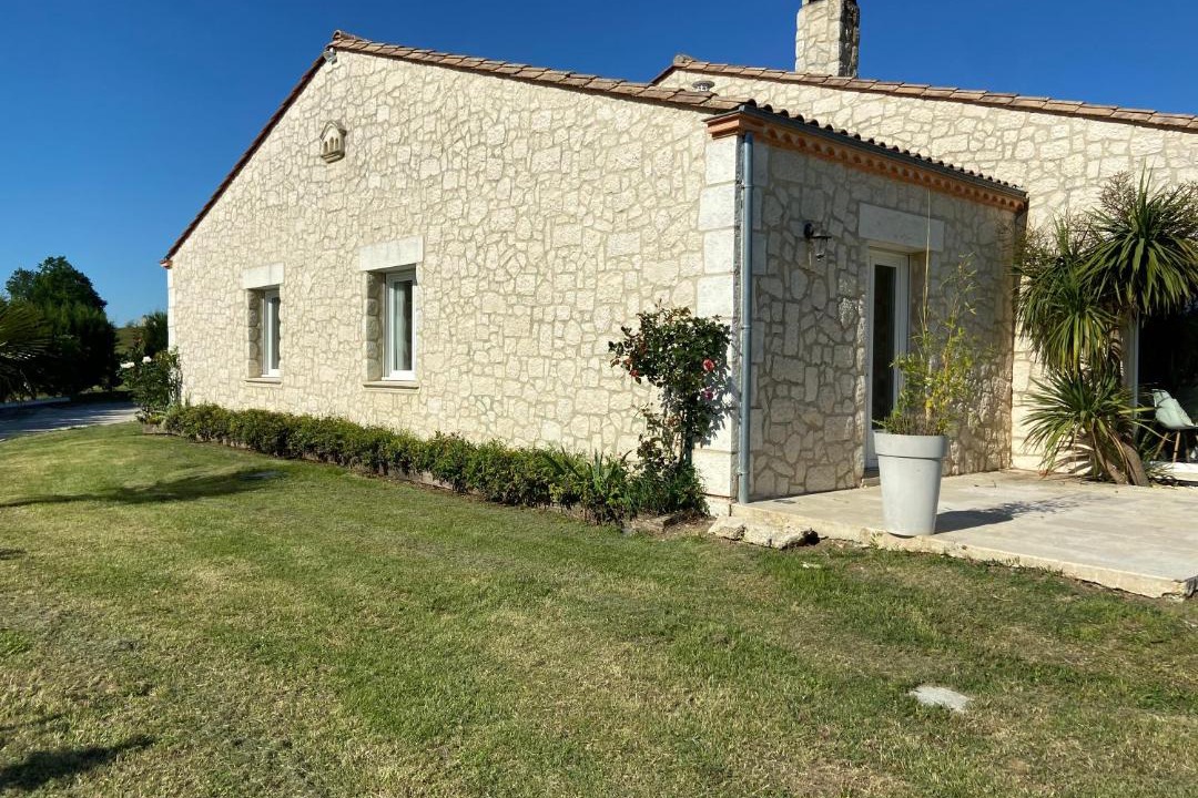 Photo of Buildings in Riocaud