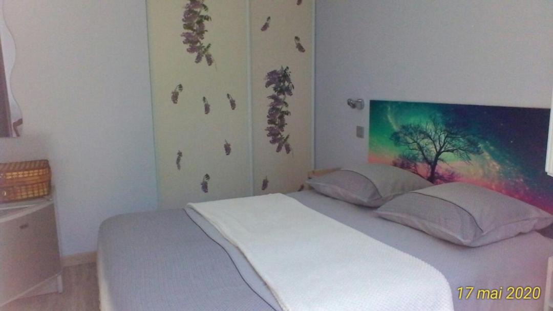 Photo of Bedroom in Saint-Pierre-du-Mont