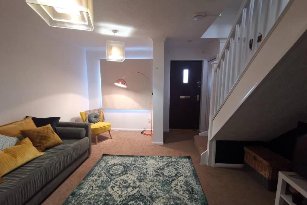 Photo of Livingroom in Little Stoke