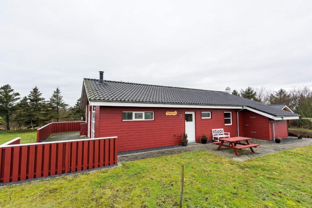 Photo of Buildings in Skaven Strand