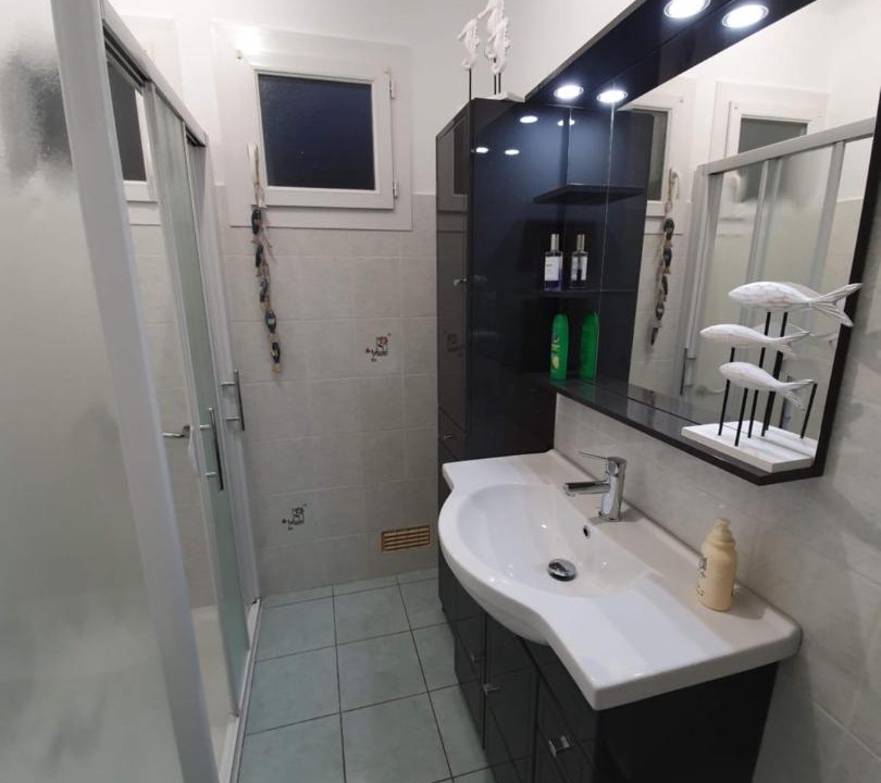 Photo of Bathroom in Samatan