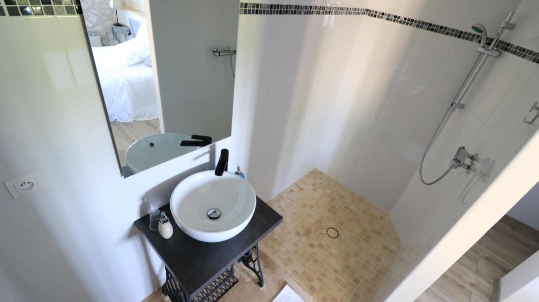Photo of Bathroom in Montaigu-de-Quercy