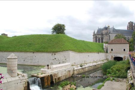 Photo of Buildings in Ecrouves