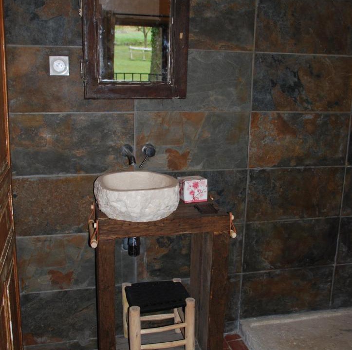 Photo of Others in Combovin