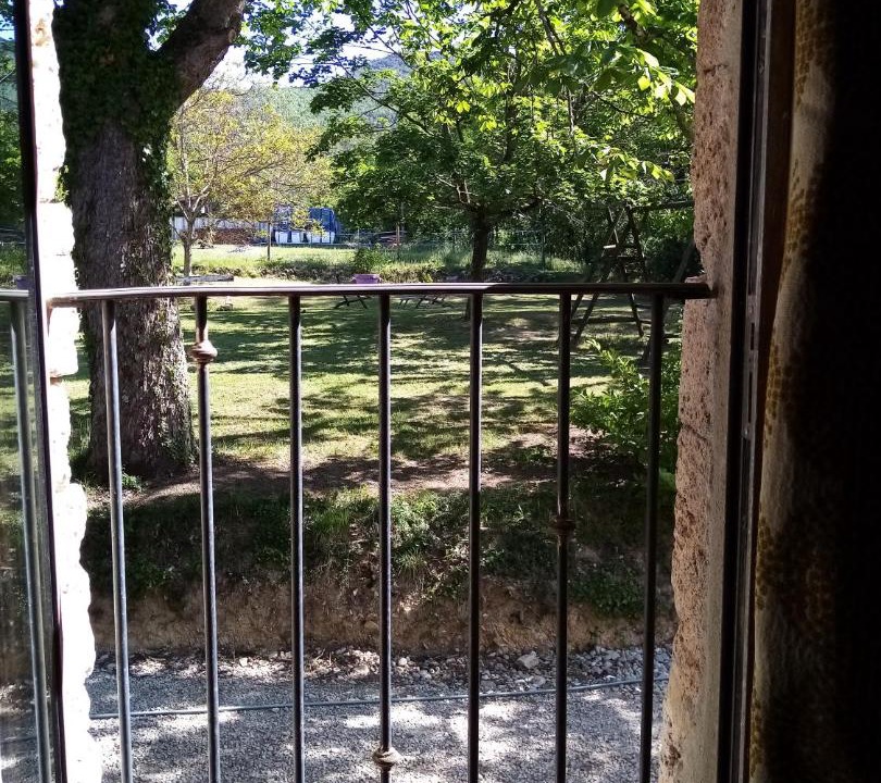 Photo of Others in Combovin