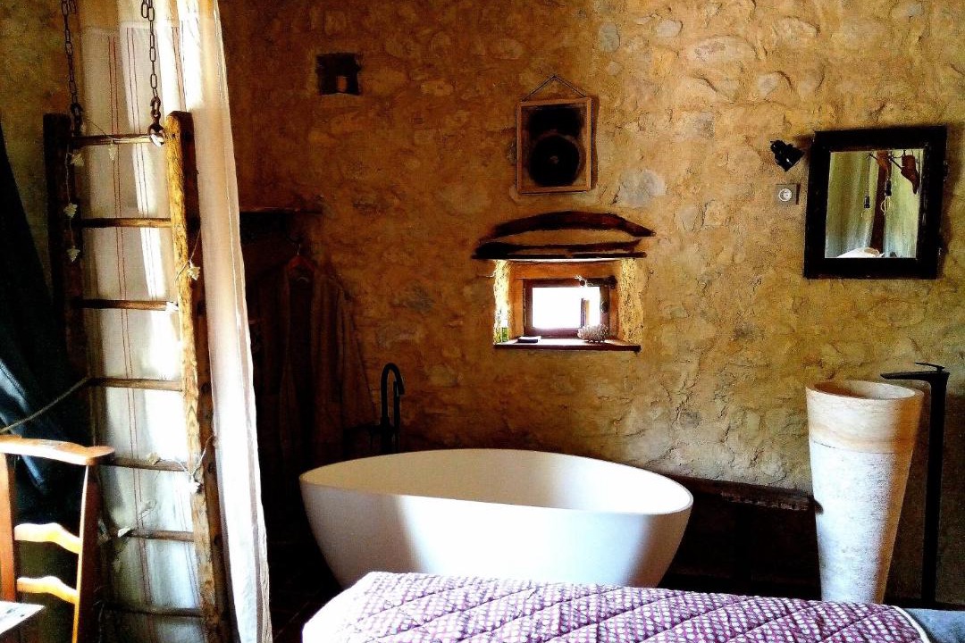 Photo of Others in Combovin