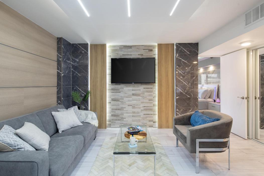 Photo of Others in Downtown Honolulu