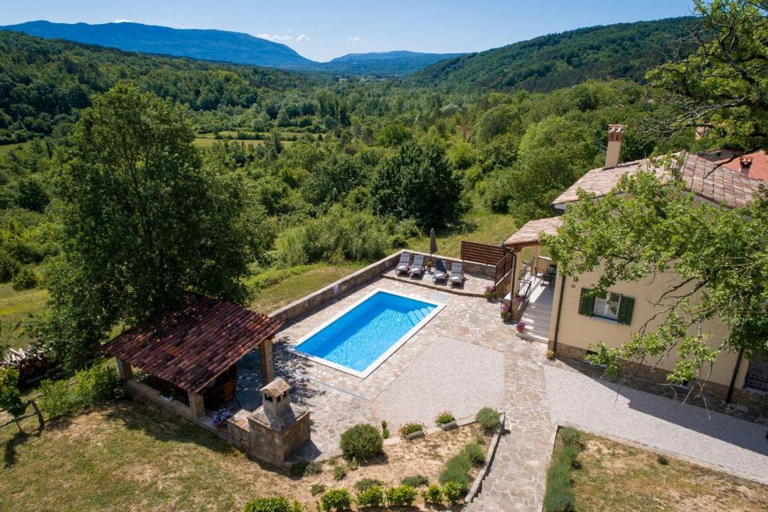 Photo of Outdoor in Pican