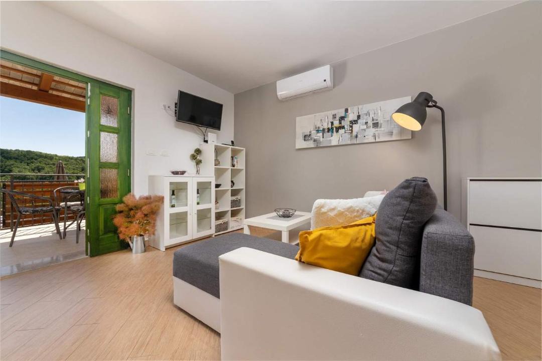 Photo of Livingroom in Pican