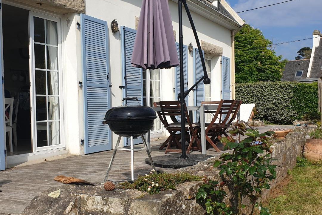 Photo of Buildings in Combrit