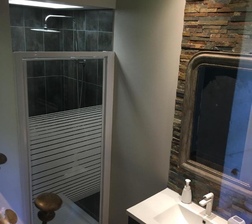 Photo of Bathroom in Fontenille-Saint-Martin-d'Entraigues