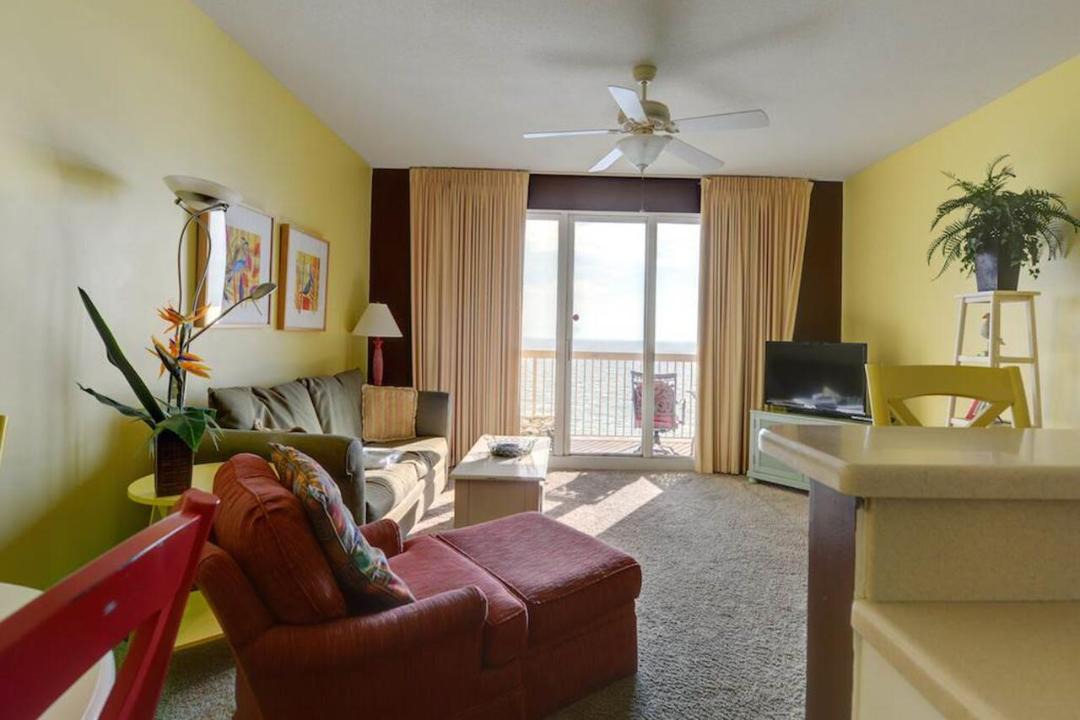 Photo of Livingroom in Lower Grand Lagoon