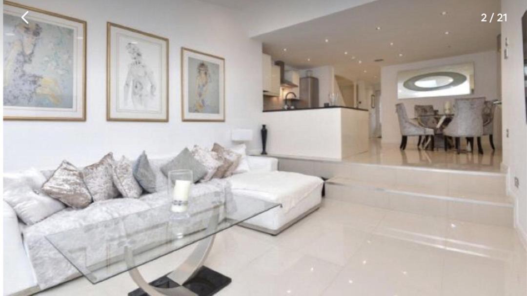 Photo of Livingroom in Weybridge