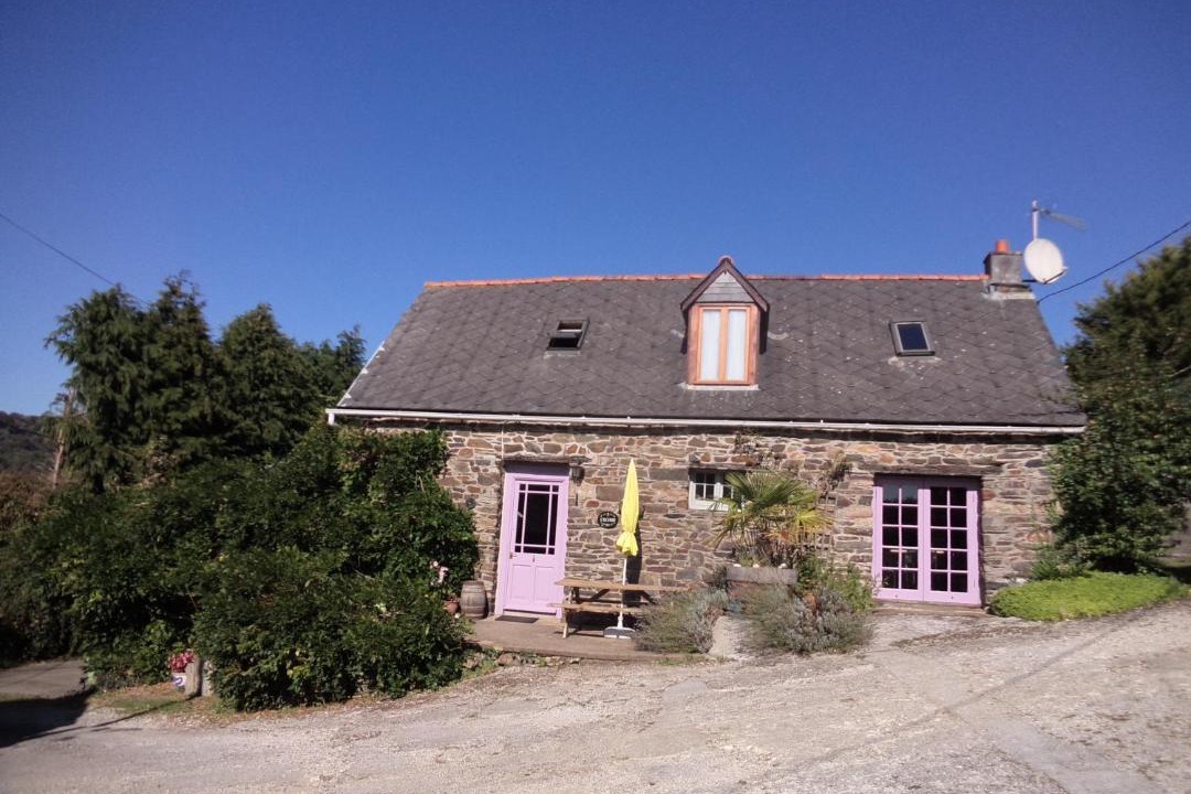 Photo of Buildings in Saint-Segal
