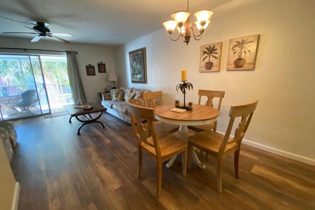 Photo of Livingroom in Bayview
