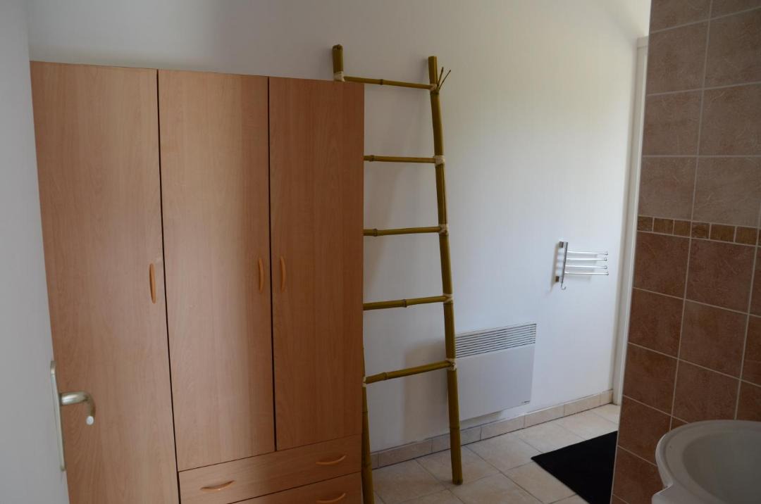 Photo of Others in Surville