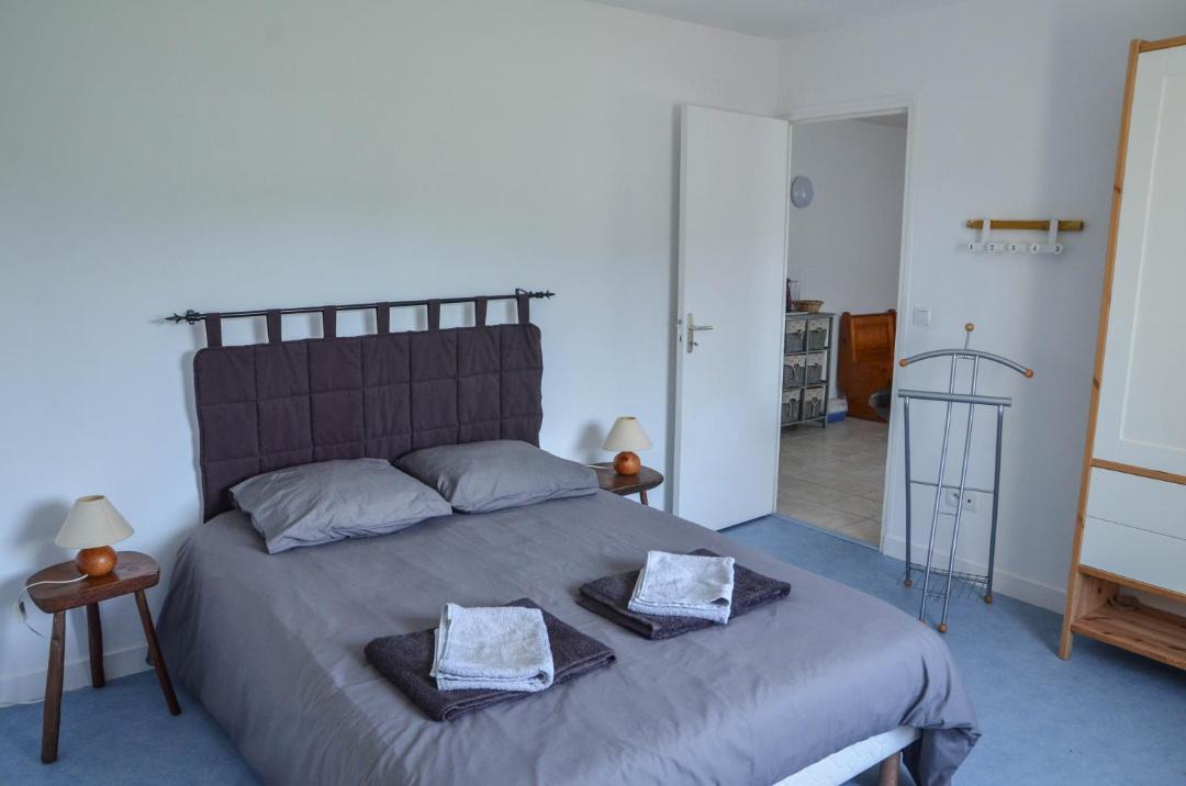 Photo of Bedroom in Surville