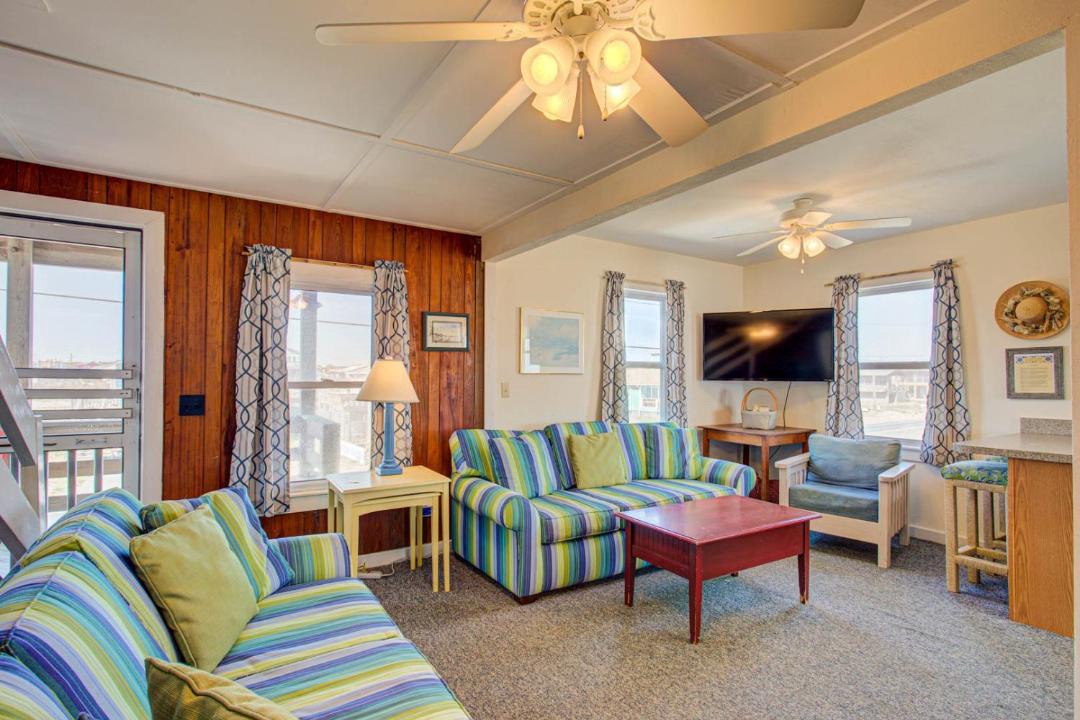 Photo of Livingroom in Kitty Hawk
