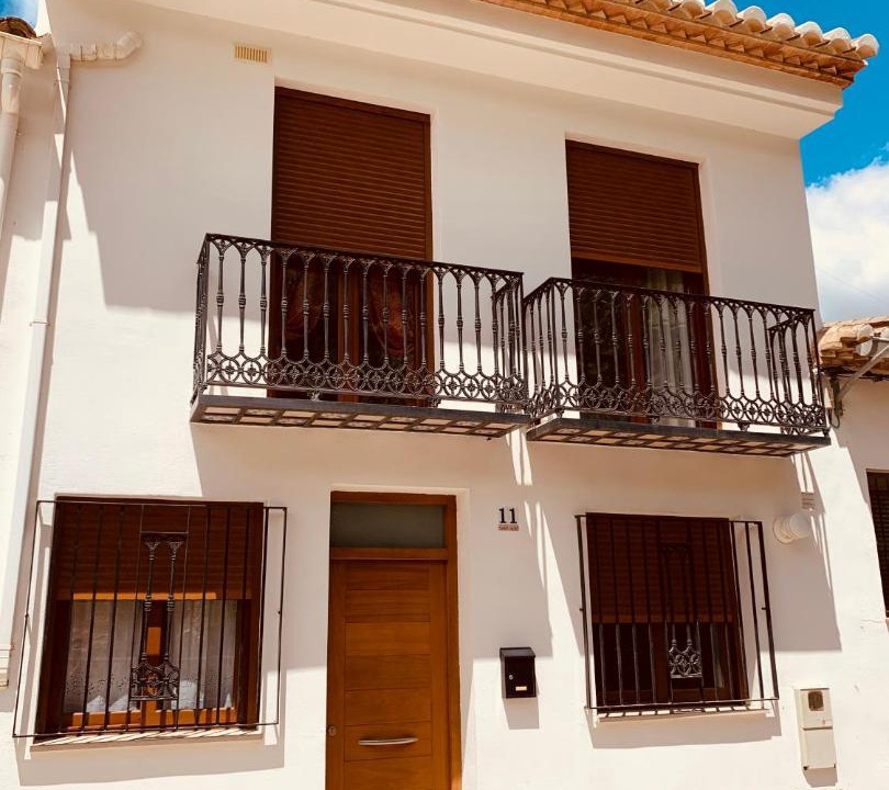 Photo of Buildings in Chulilla