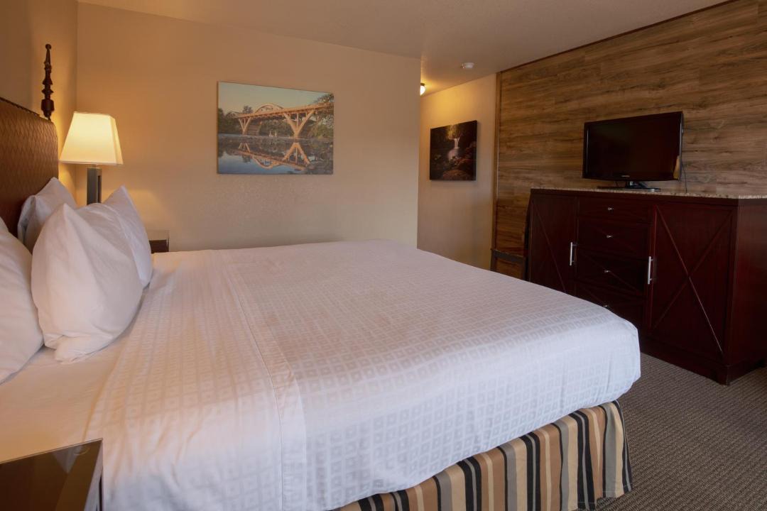 Photo of Bedroom in Grants Pass