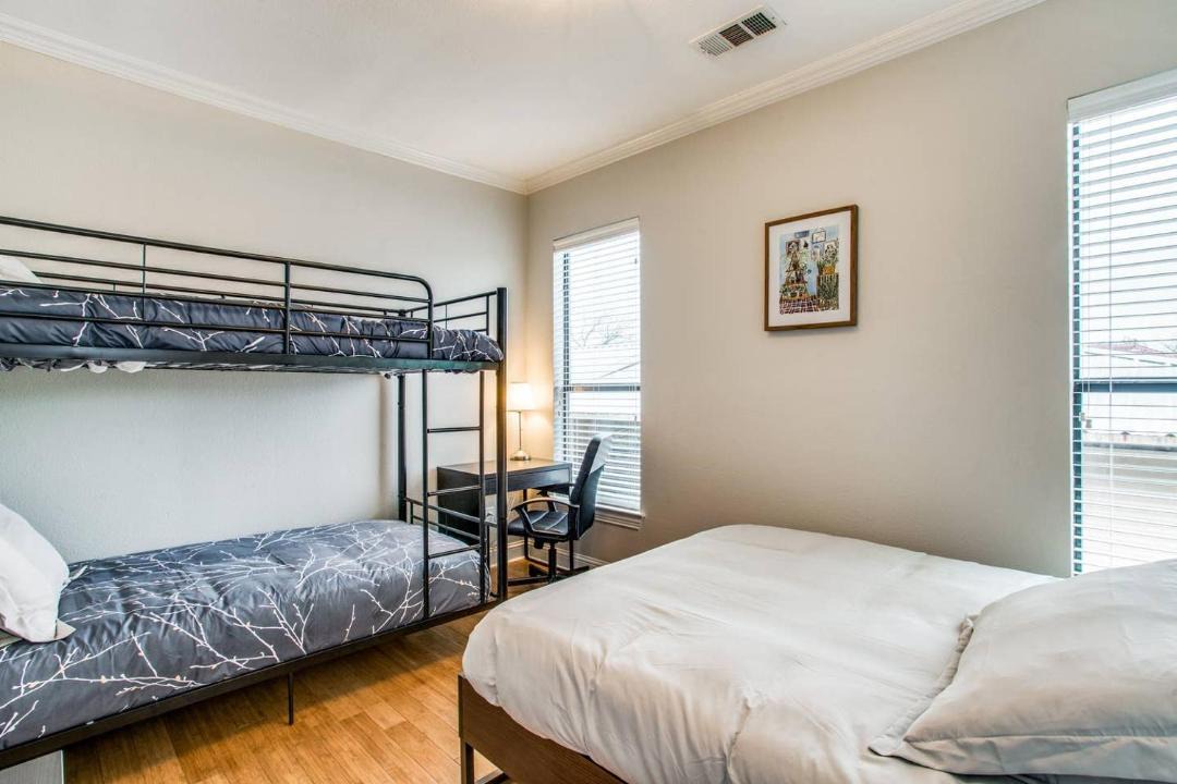 Photo of Bedroom in Oak Lawn