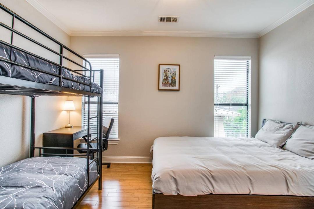 Photo of Bedroom in Oak Lawn