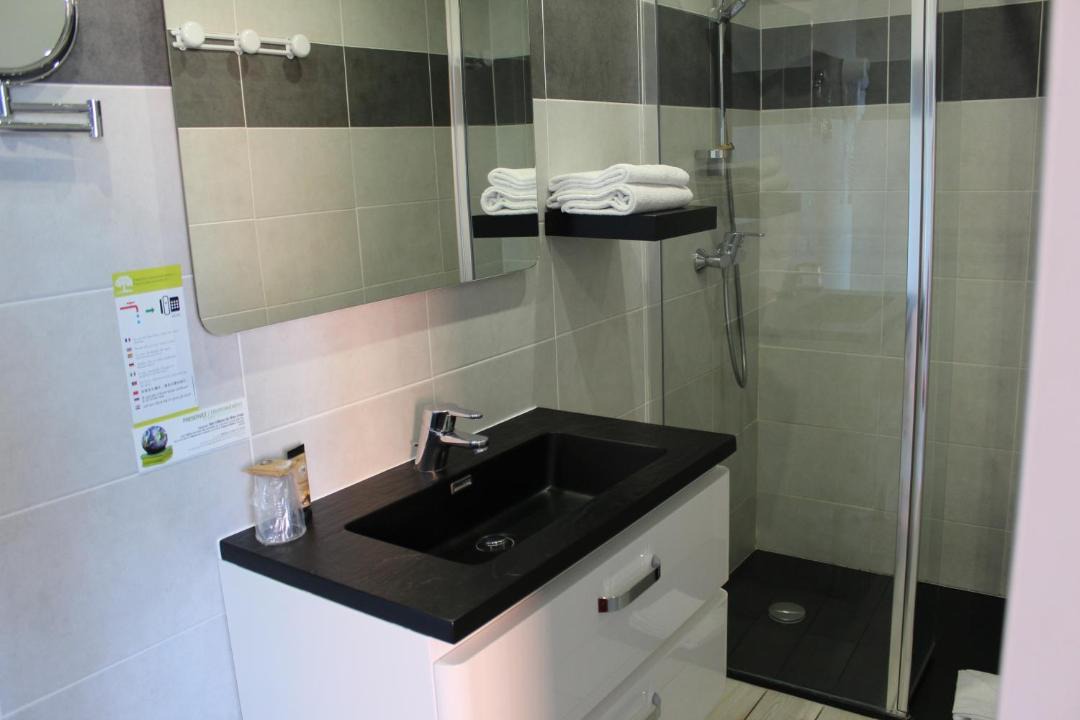 Photo of Bathroom in Chateauneuf-les-Martigues