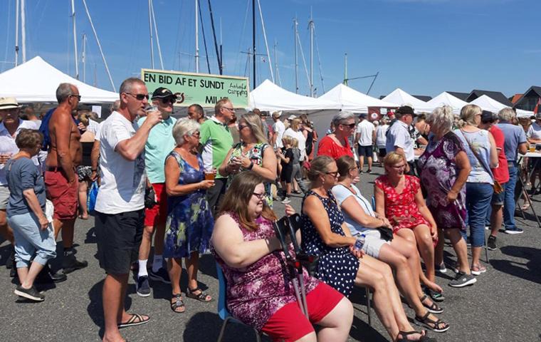 Photo of Human In Picture in Lohals