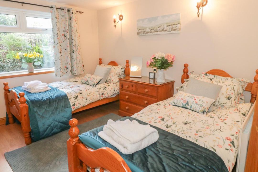 Photo of Others in Henryd