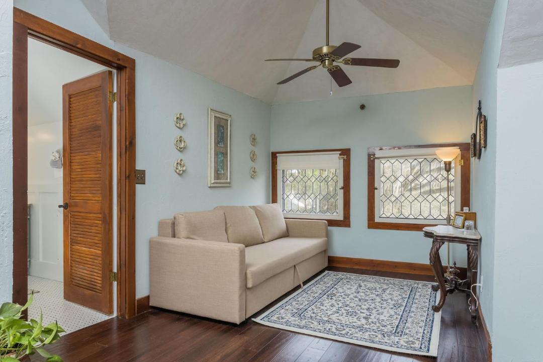 Photo of Others in Micanopy