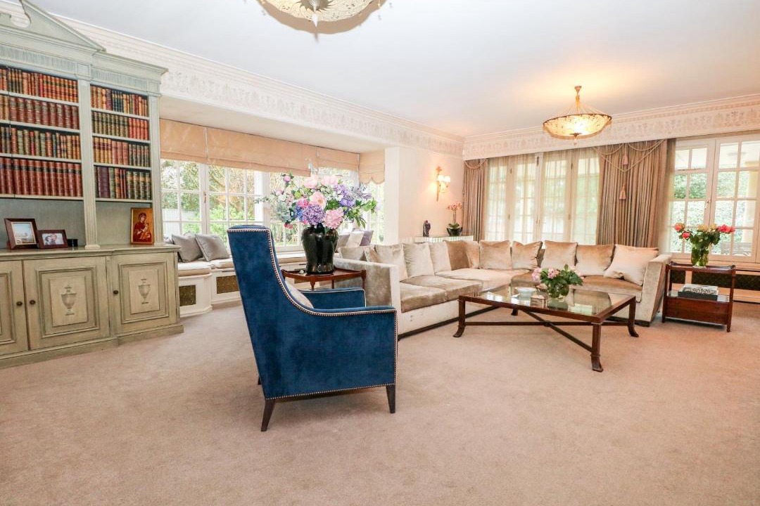 Photo of Livingroom in Sunningdale