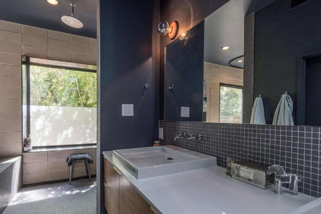 Photo of Bathroom in Holly