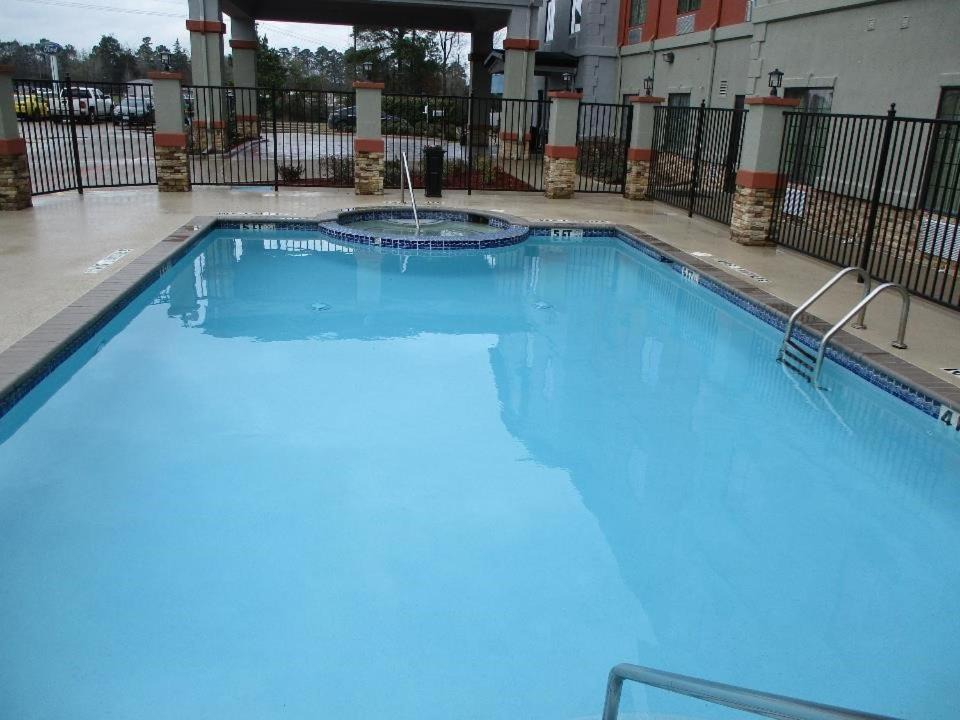 Photo of Outdoor in Carthage