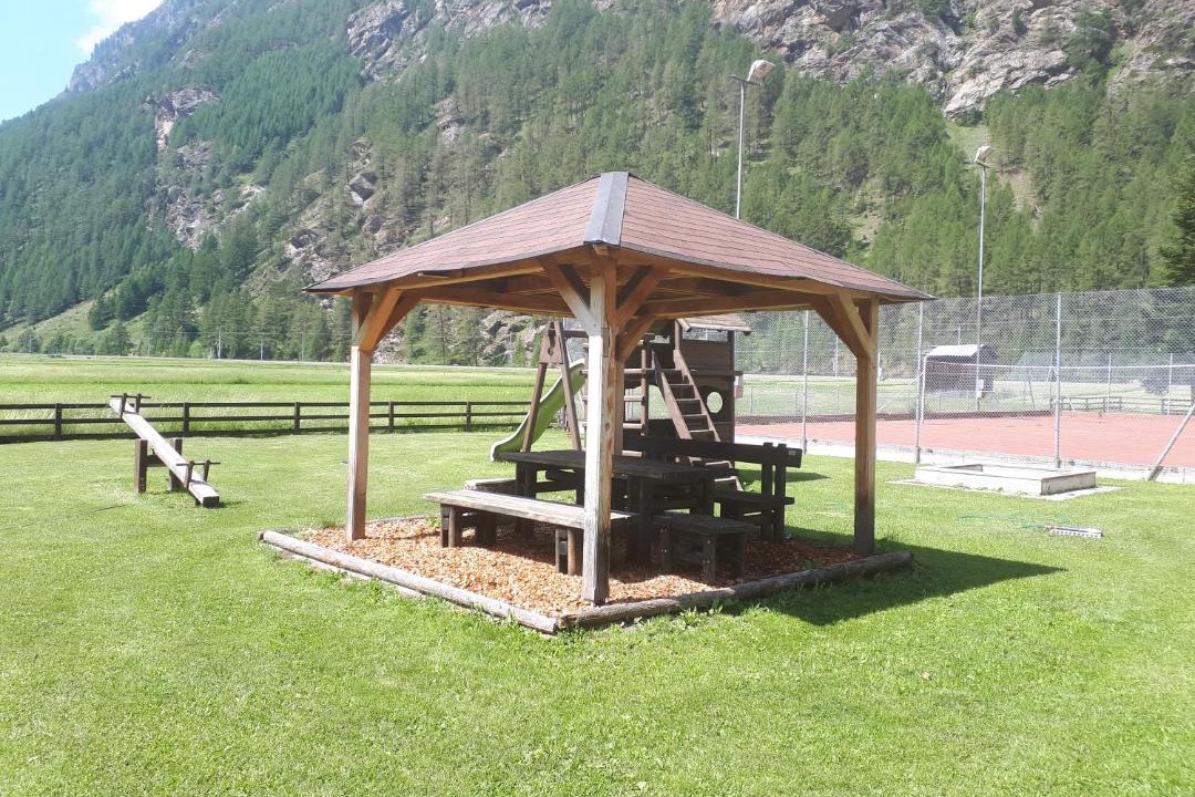 Photo of Others in Taesch