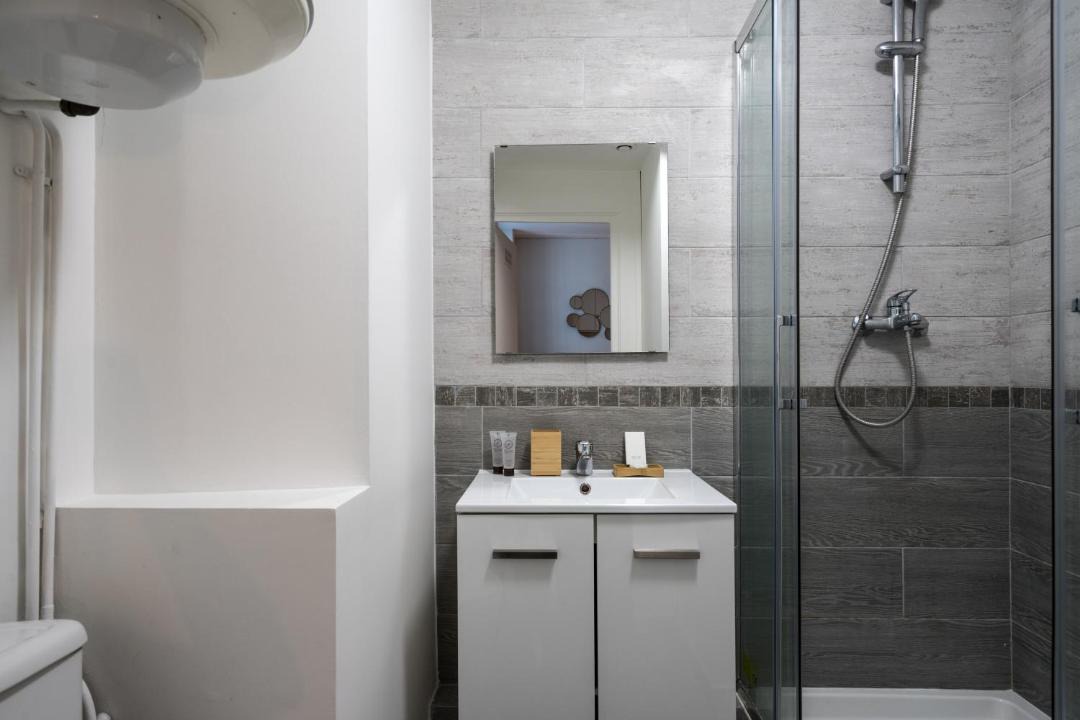 Photo of Bathroom in 17th Arrondissement