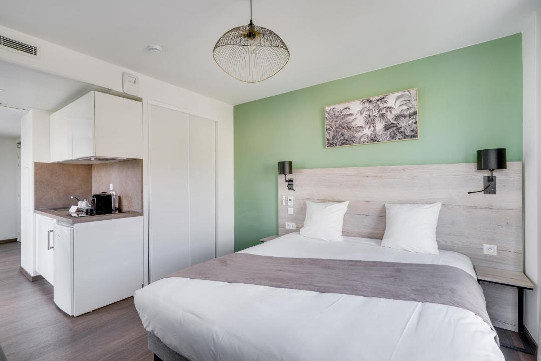 Photo of Bedroom in Palaiseau