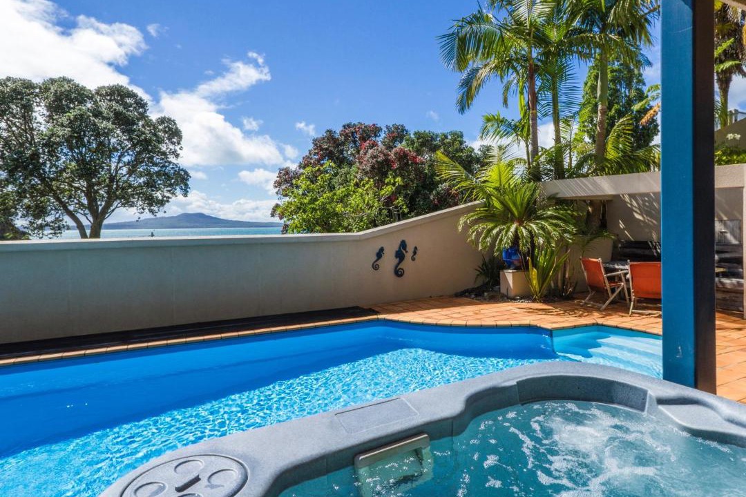 Photo of Others in Castor Bay