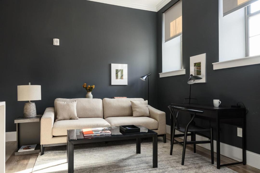 Photo of Livingroom in Lafayette Square